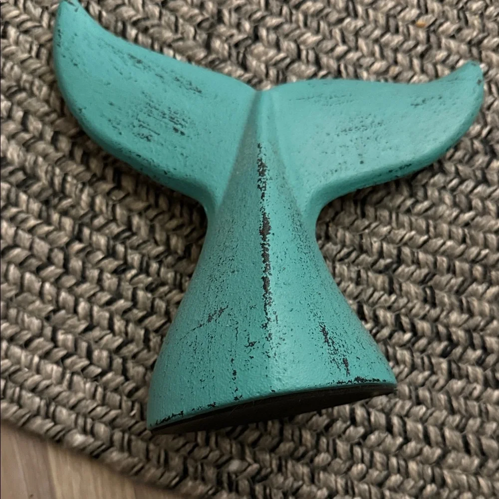Cast Iron Whale Tail Turquoise lg1